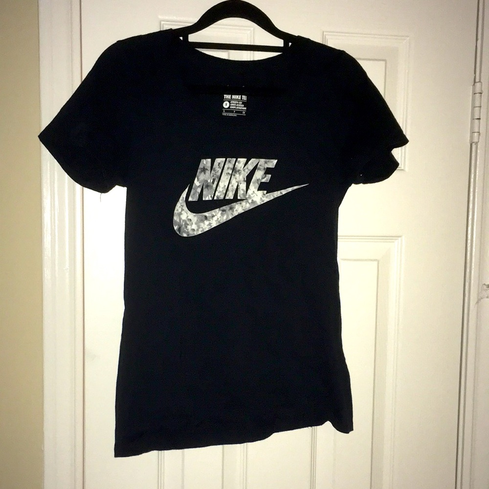2 Nike Women’s Tees